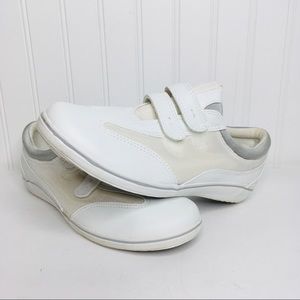 Women's Grasshoppers EH24197 White Walking Shoes